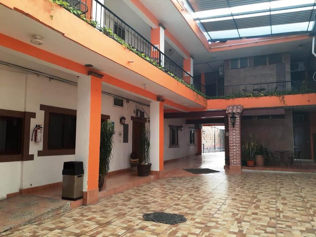 Hotel Imperial Jojutla 3*